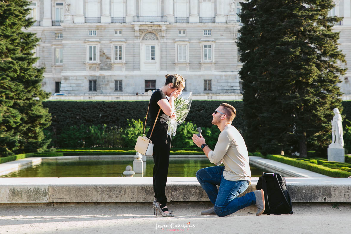 proposal photography at the Palacio Real in Madrid