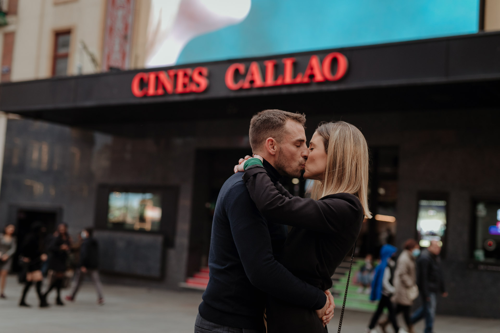 cines callao and gran via engagement photoshoot in madrid