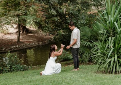 surprise proposal photos at retiro park in madrid