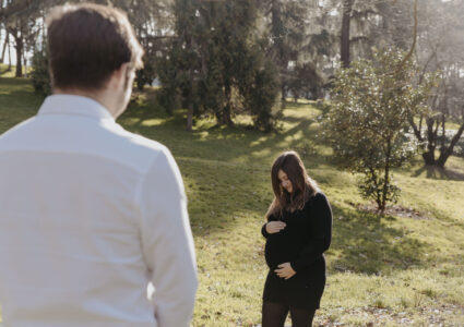 maternity photo shoot in madrid, spain