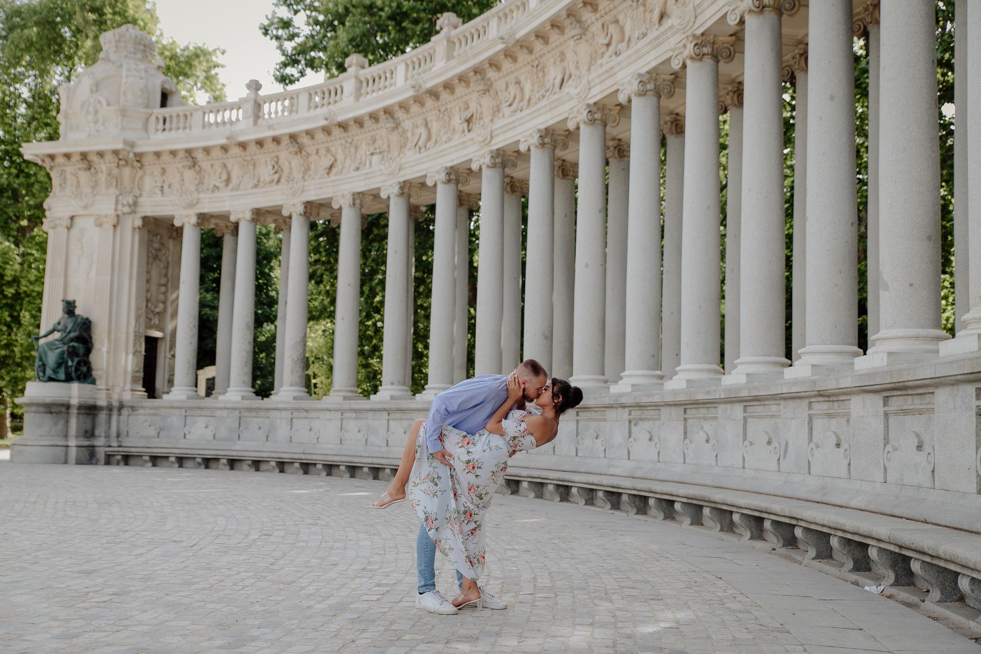 Surprise Proposal Photography at Retiro Park in Madrid