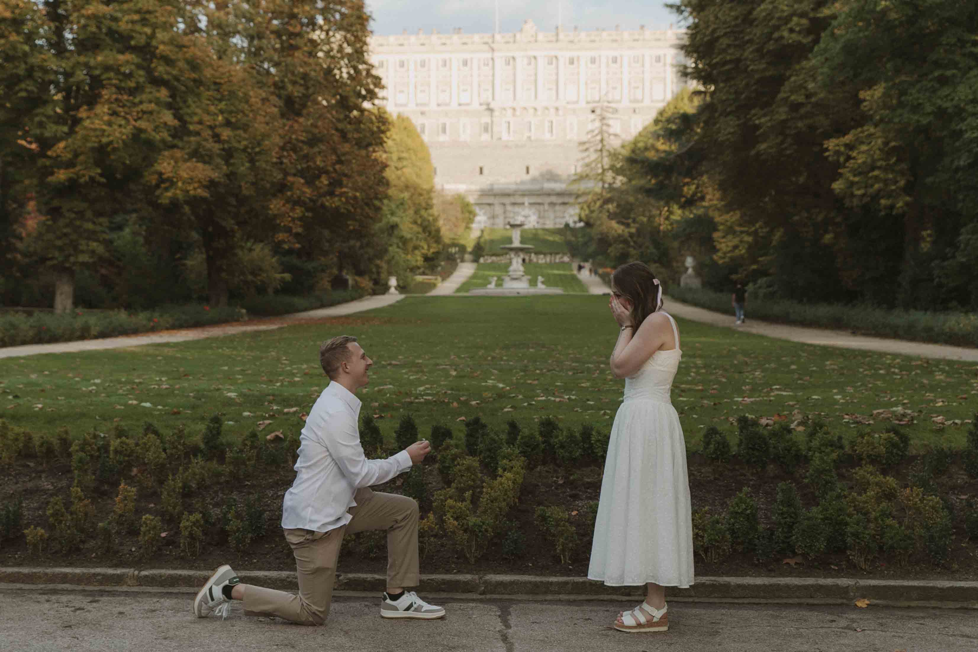 secret proposal at campo del moro gardens, madrid