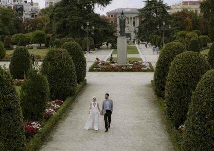 elopement photography at retiro park, madrid