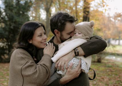 family photo sessions in madrid with leyre