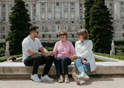 family photoshoot at sabatini gardens in madrid