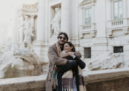 rome engagement photoshoot at trevi fountain