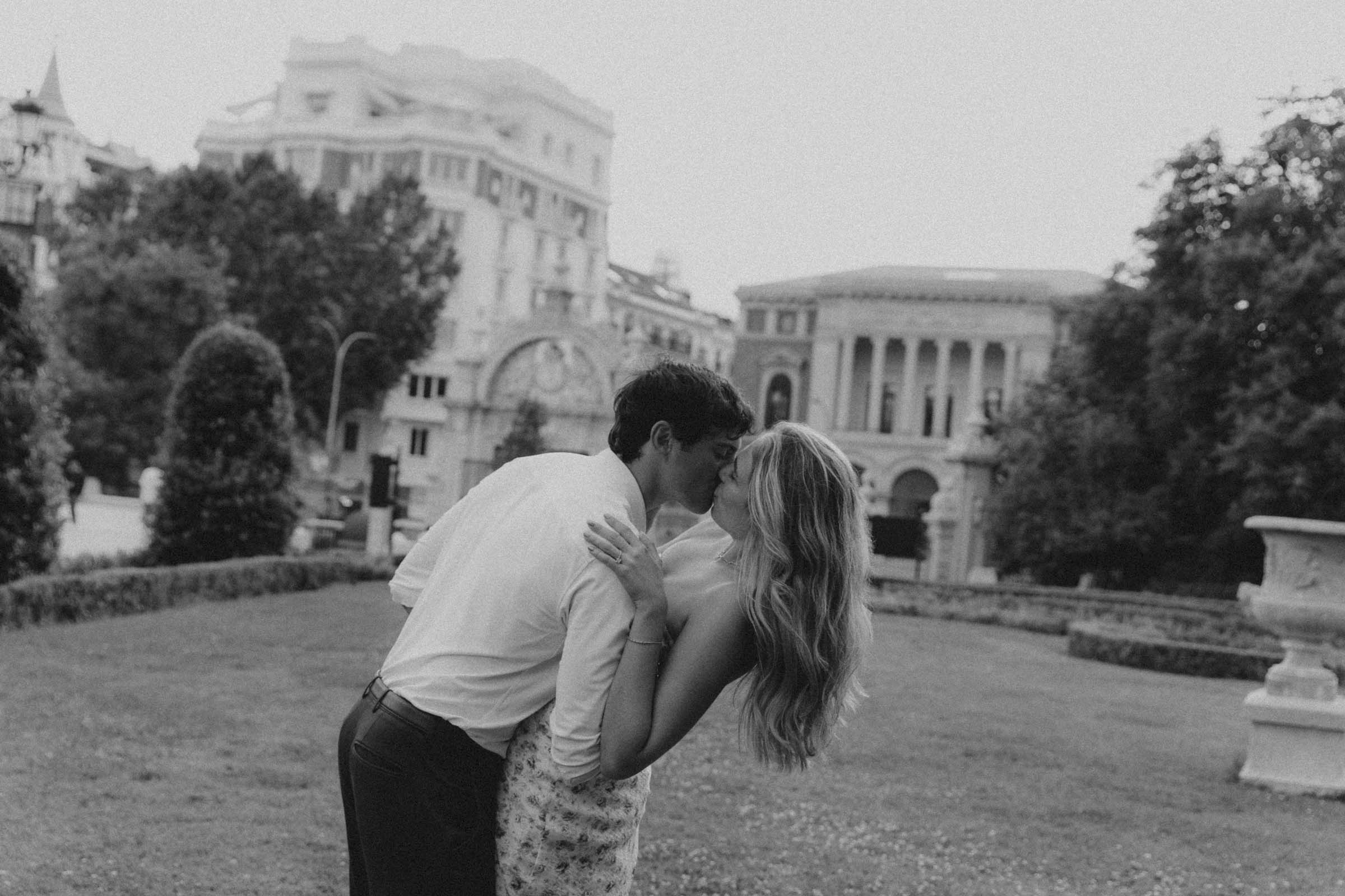 film and candid couple photography in madrid, spain