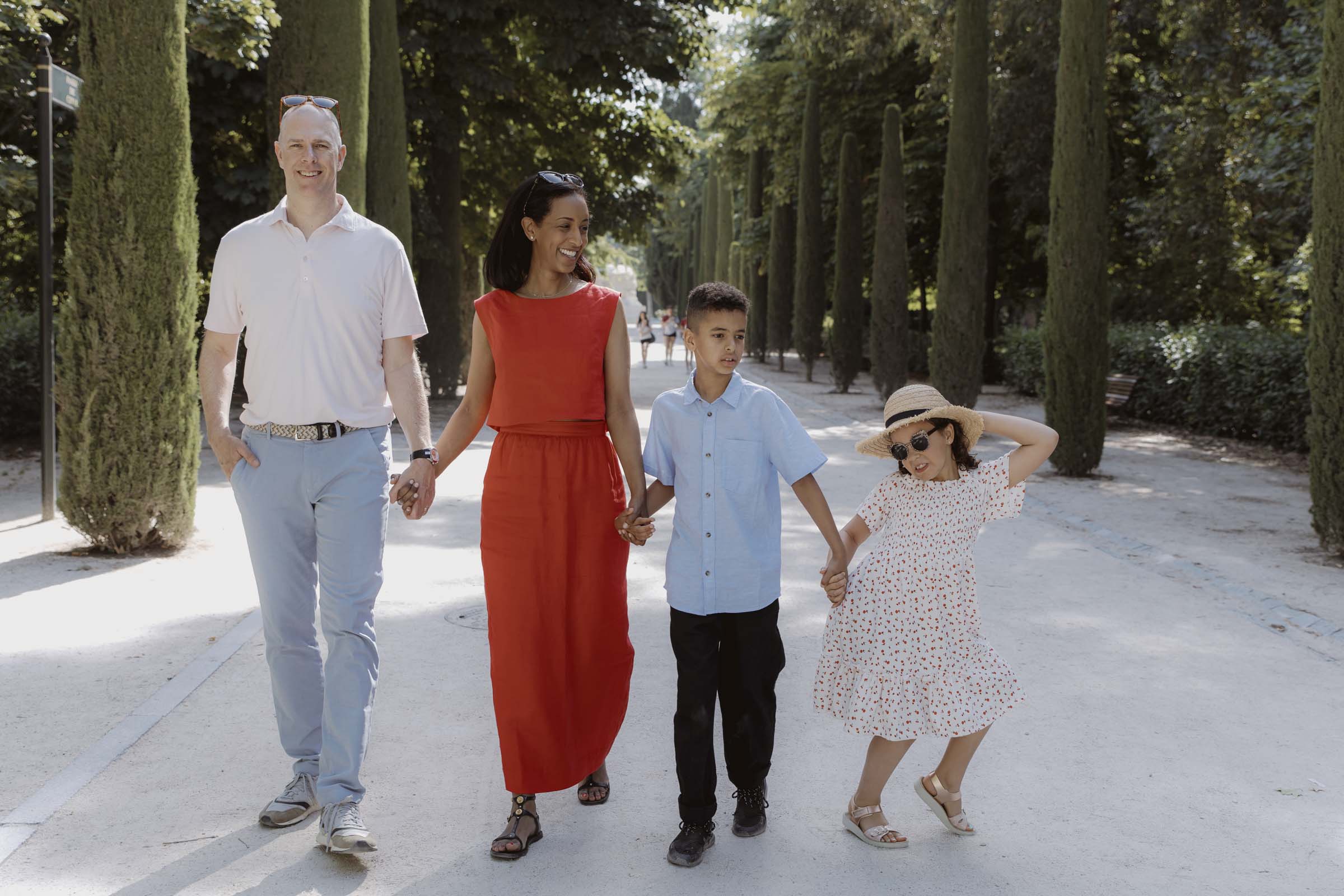 9M7A6559 photoshoot family in madrid with leyre canizares