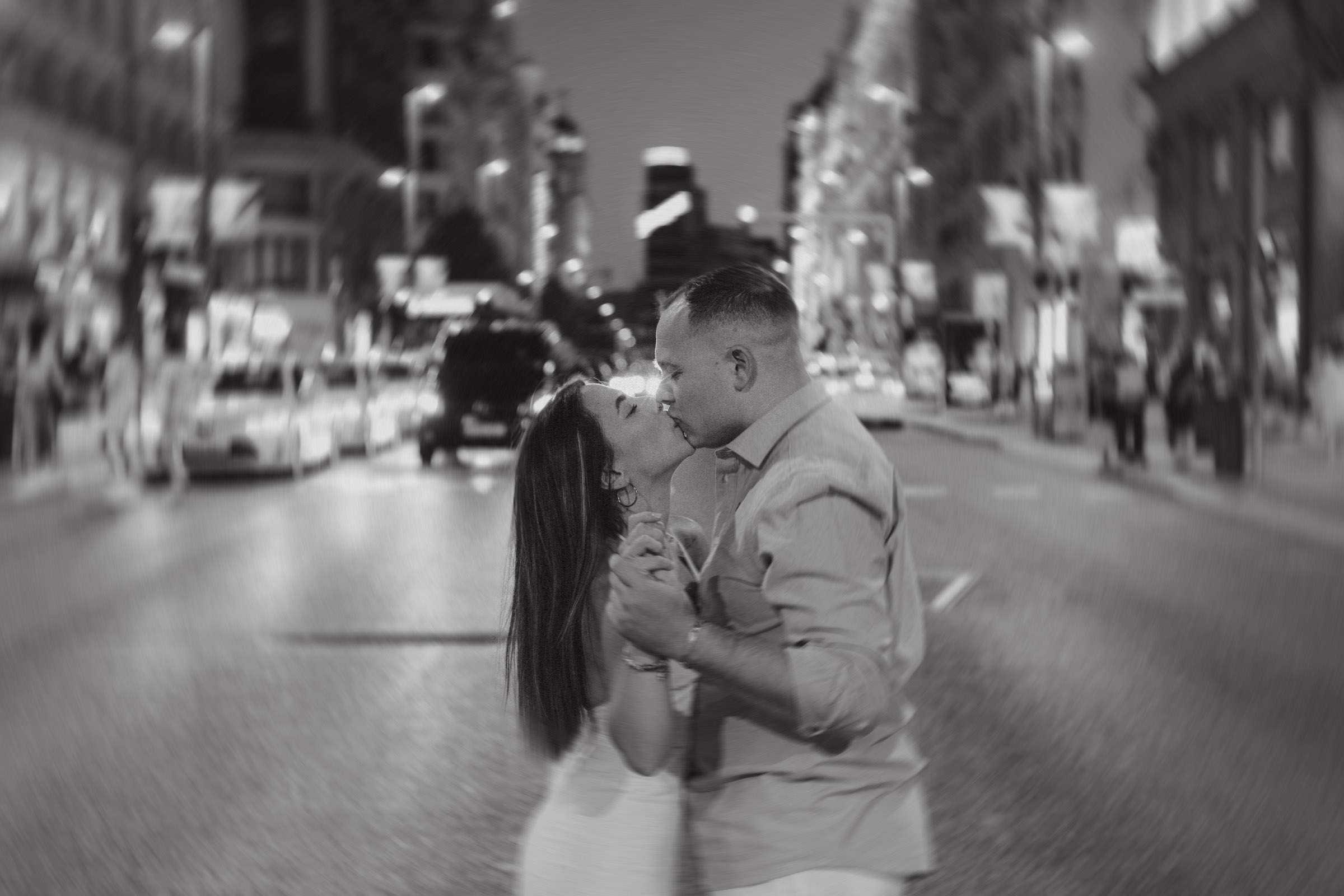 preboda en la gran via de madrid por la noche