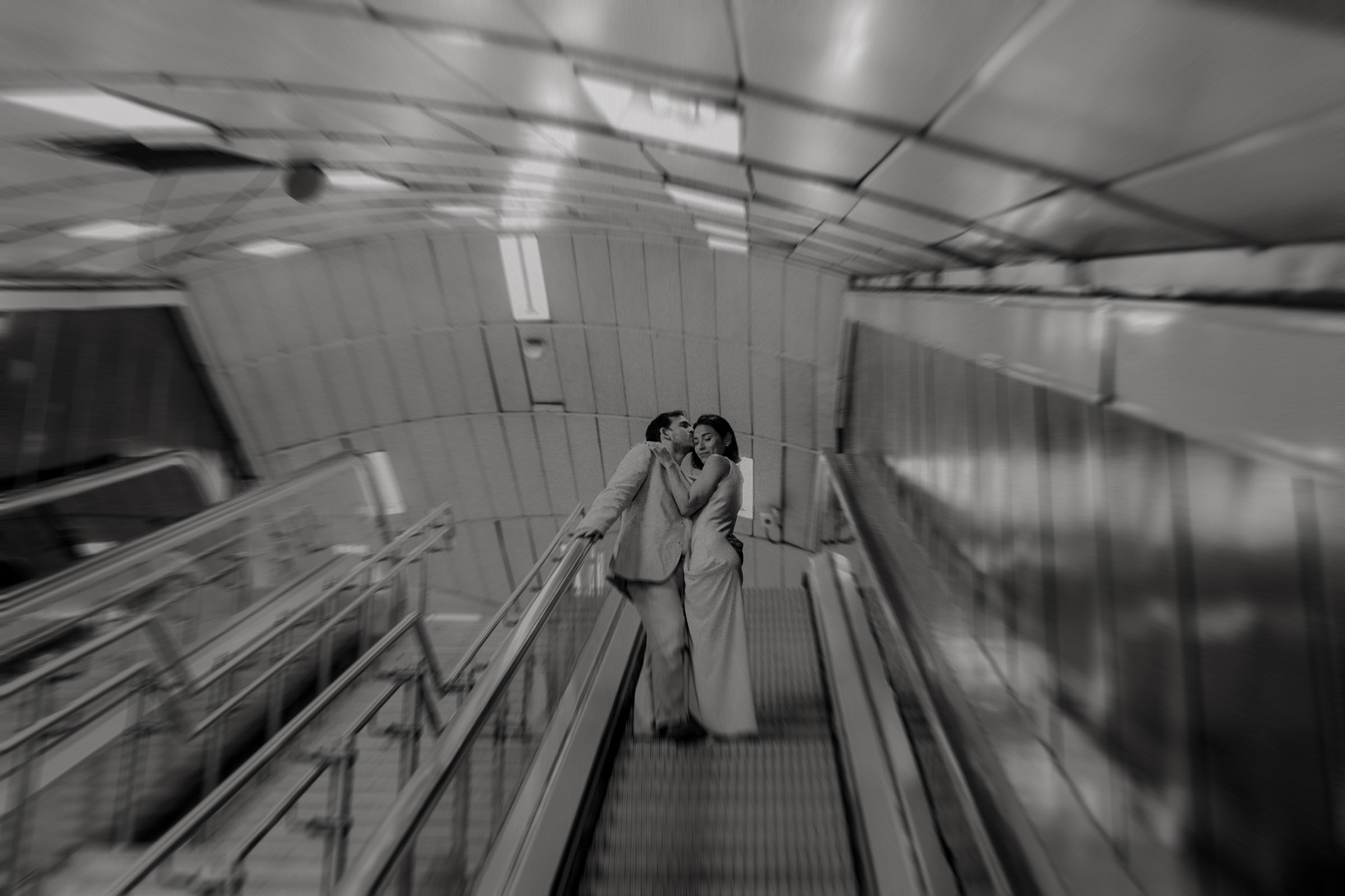 madrid subway engagement session
