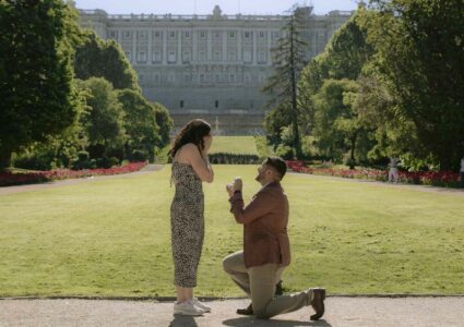 surprise engagement session at campo del moro garden in madrid, spain