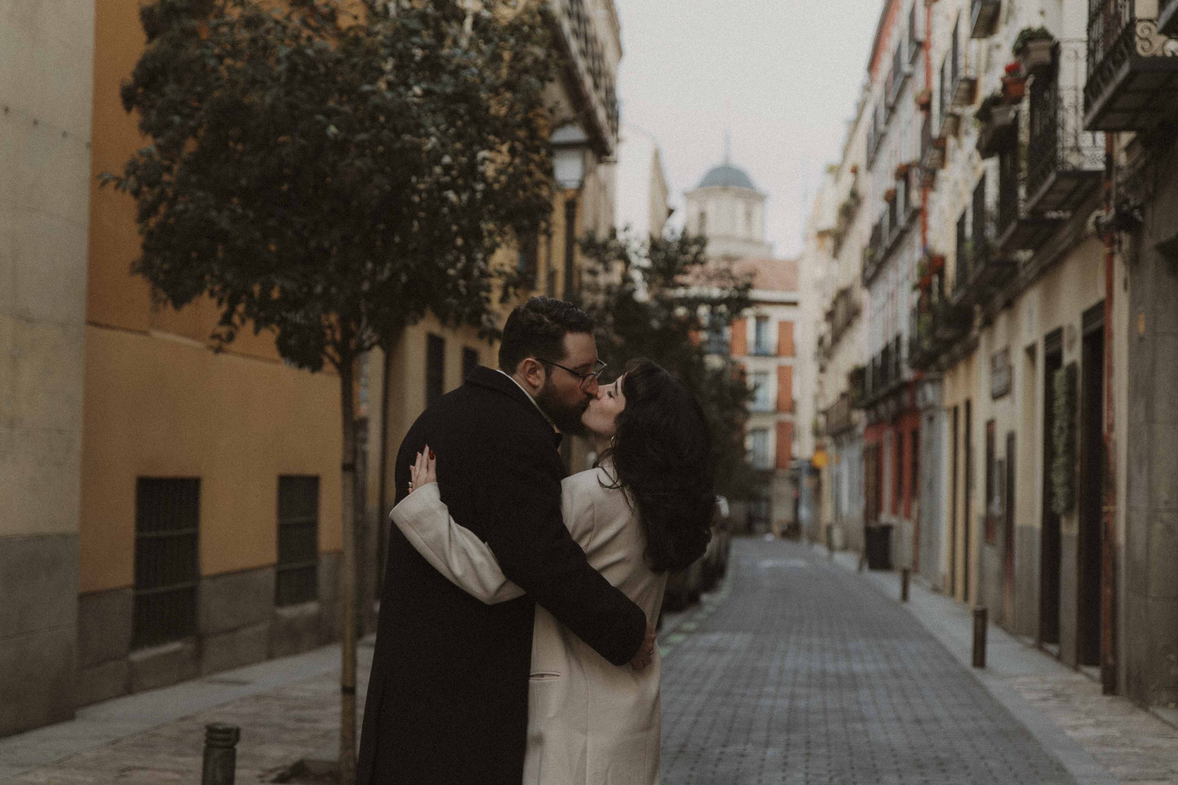 BO7A7080 fotografia de bodas intimas y elopements en la casa del reloj de madrid