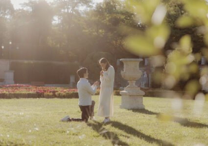 surprise proposal photography at retiro park in the morning