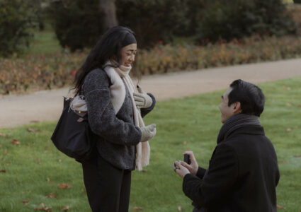 surprise proposal photographer at campo del moro gardens in madrid