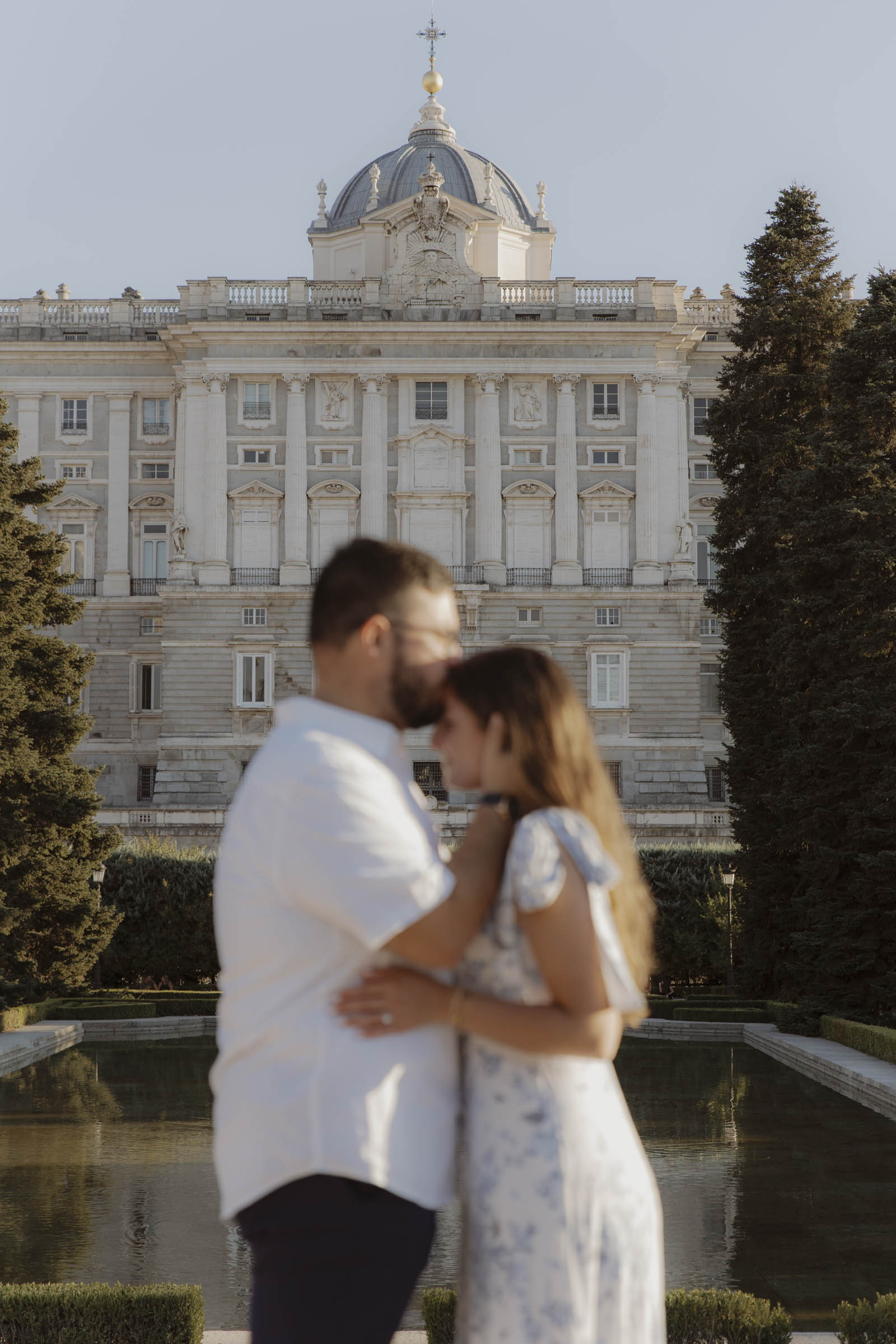 Golden hour engagement photography in Madrid