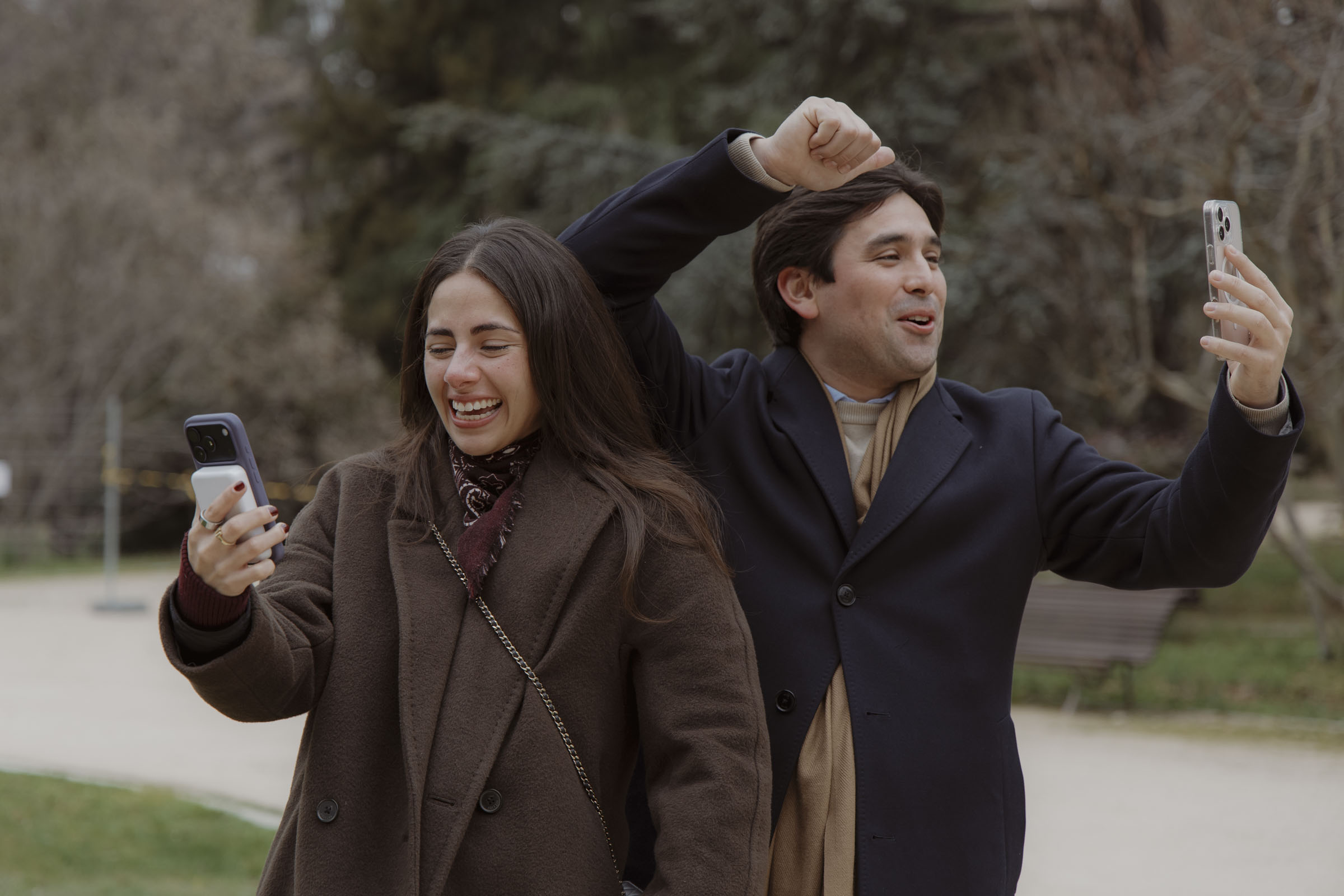 Intimate engagement session in Madrid