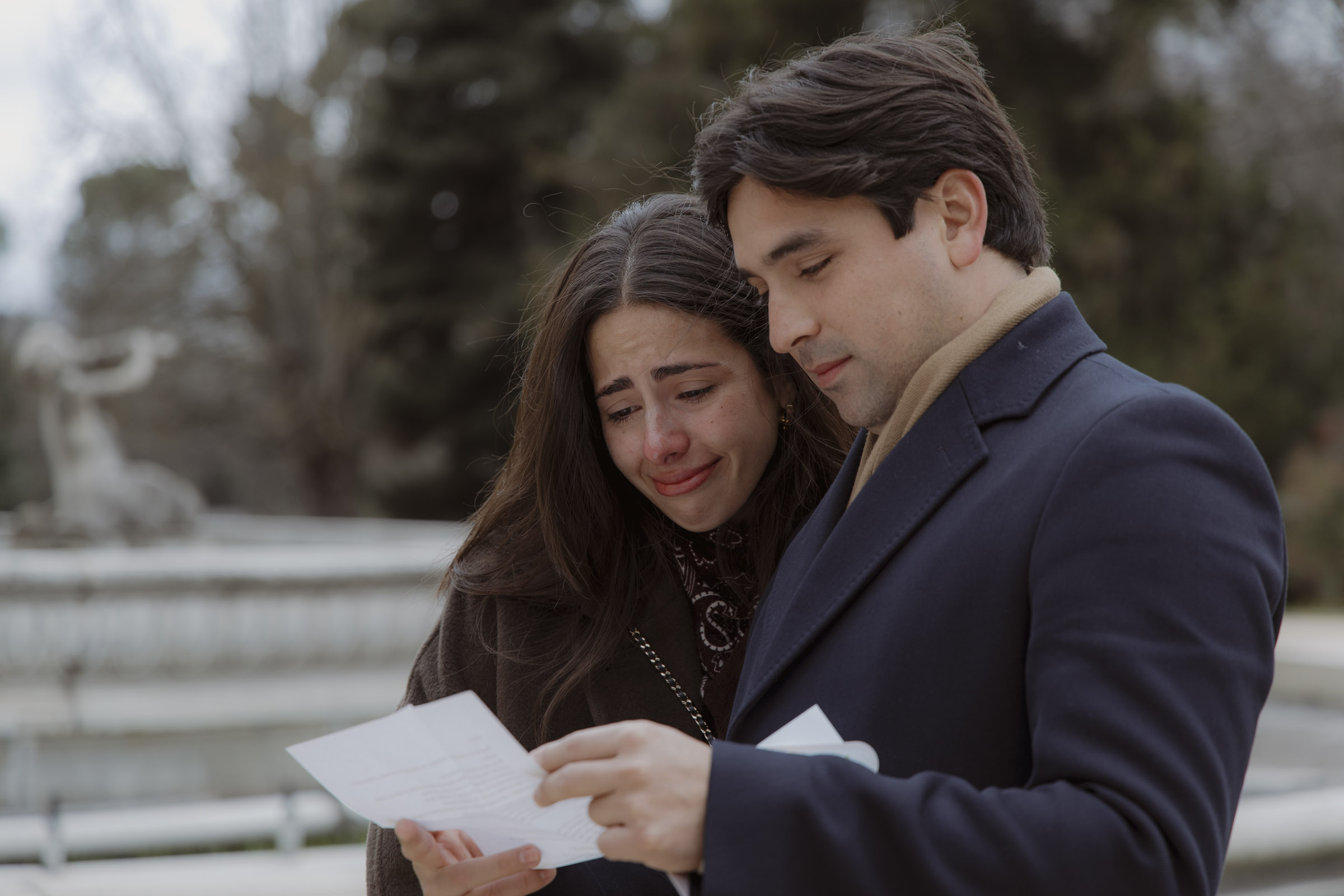 Natural and emotional proposal photography in Madrid