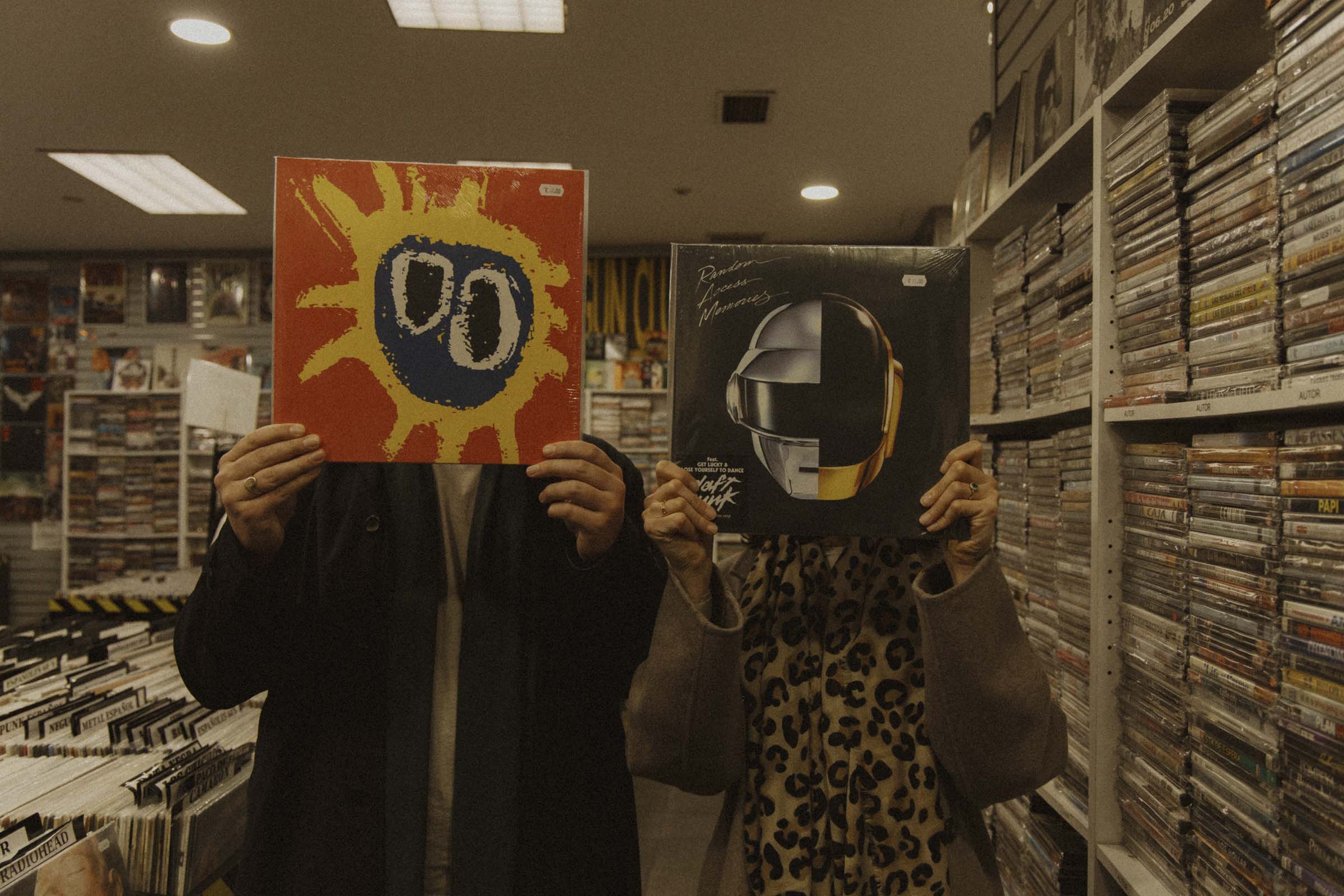 Romantic couple photo session in the streets of Madrid with film look