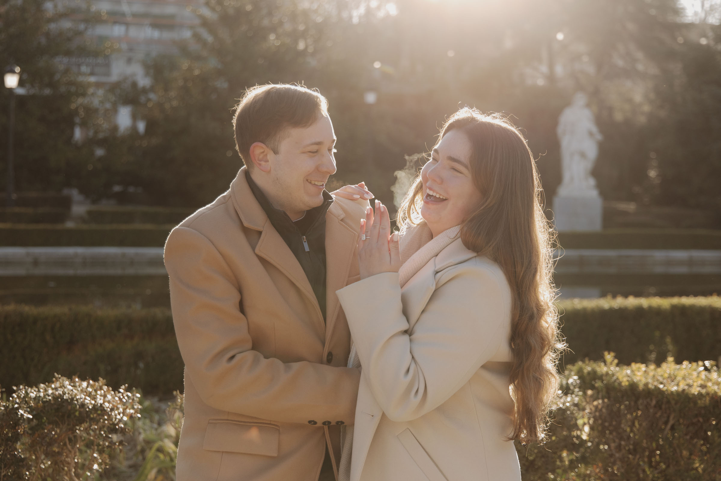 photographer-sabatini-gardens-madrid marriage proposal photo session in sabatini gardens