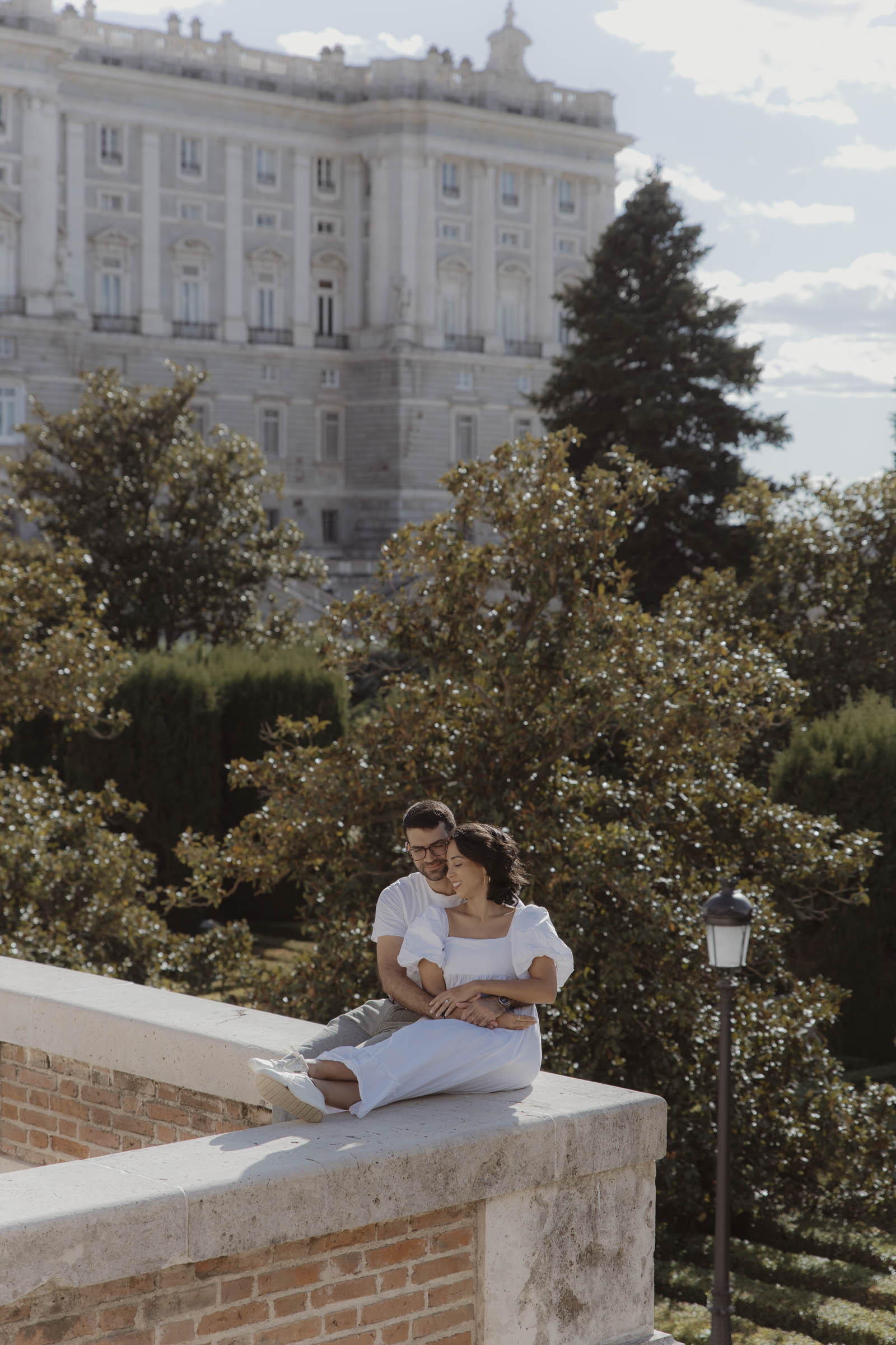 photographer-sabatini-gardens-madrid Natural engagement photos in Sabatini Gardens Madrid
