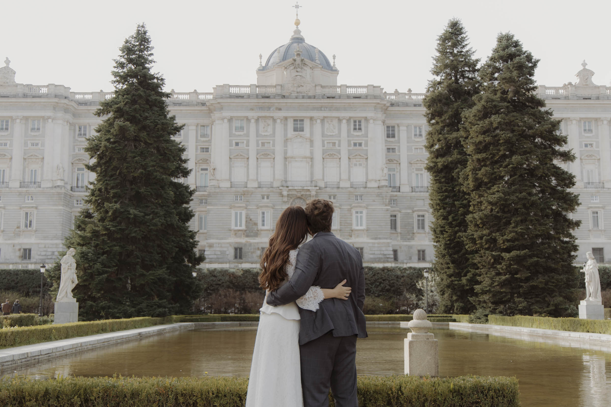 photographer-sabatini-gardens-madrid Engagement photos in Sabatini Gardens with Royal Palace Madrid