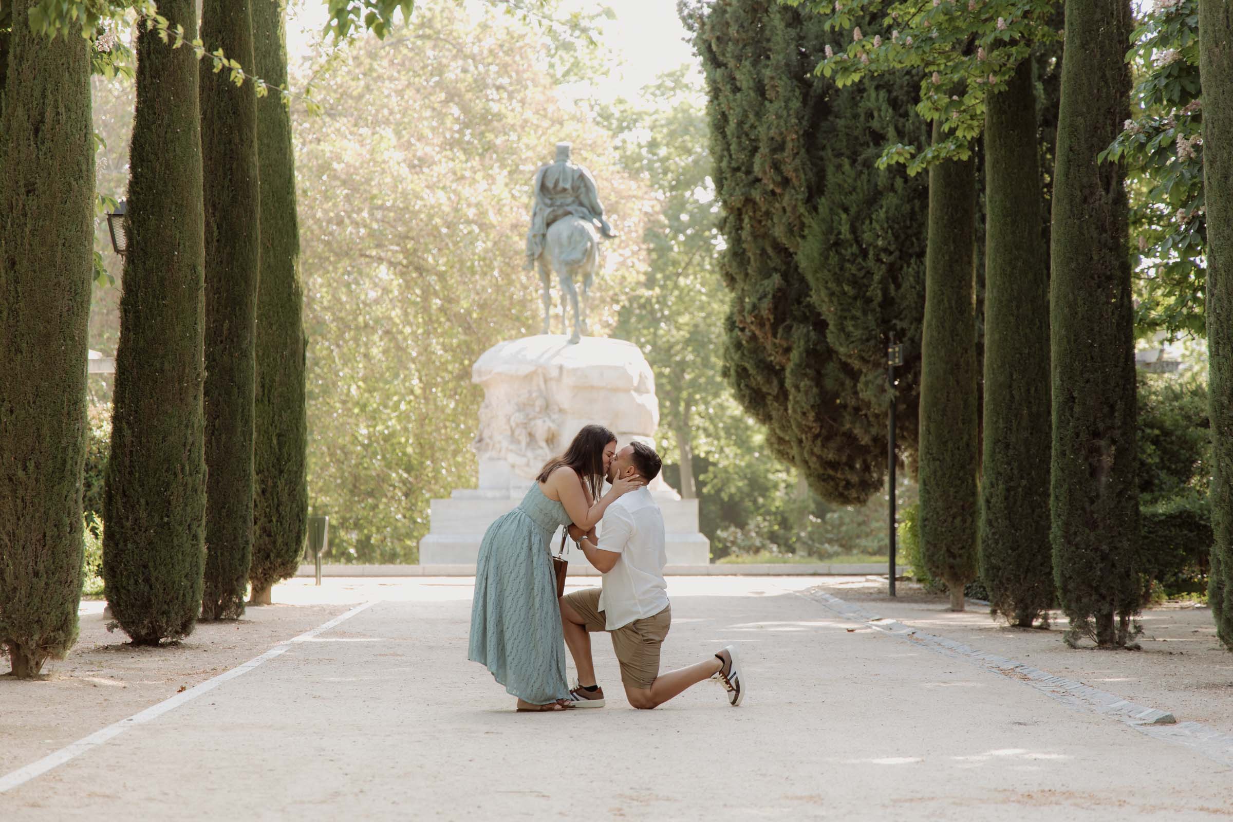 Retiro park is one of the most beautiful and romantic locations to propose in Madrid